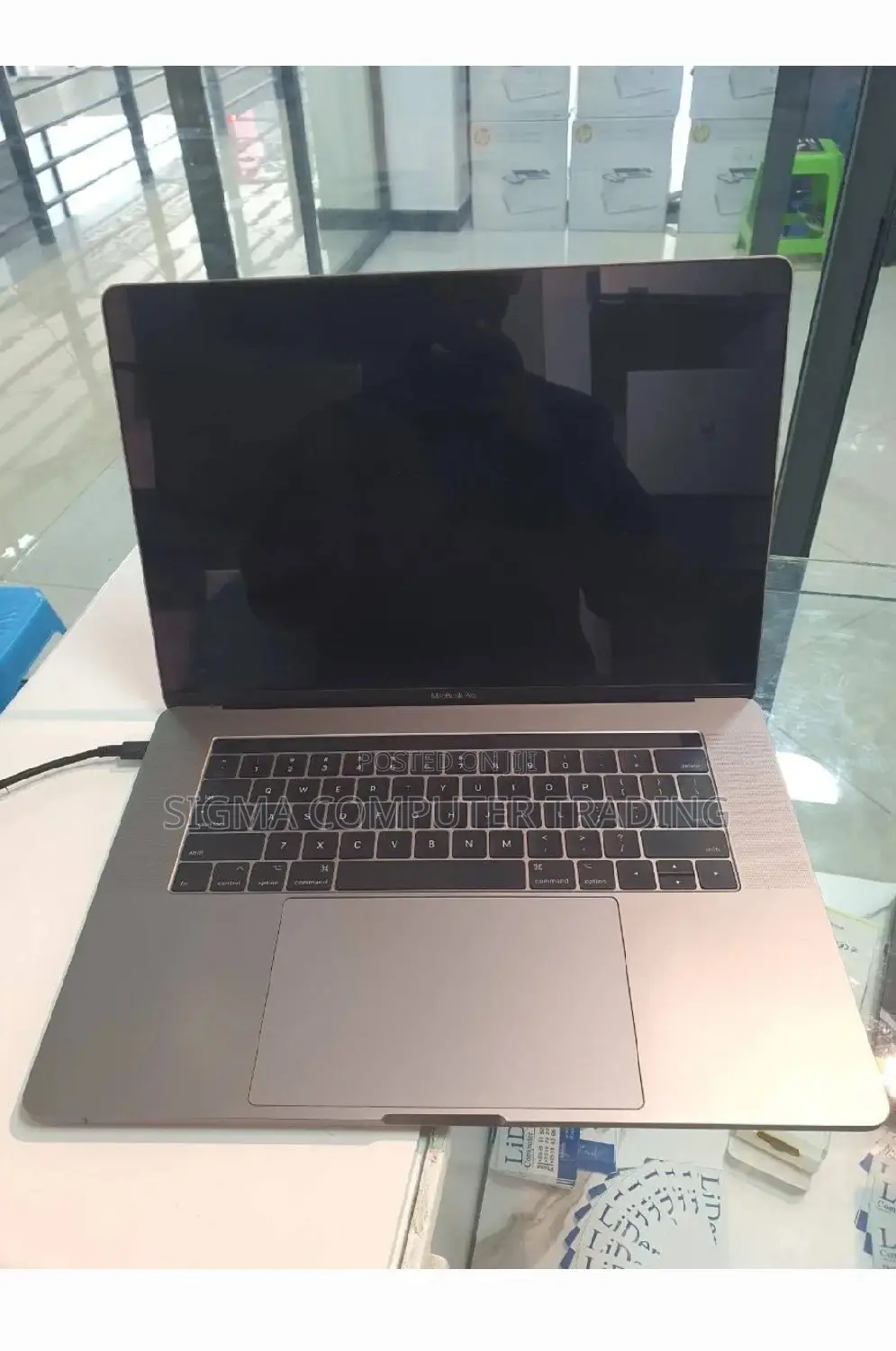 New Laptop Apple MacBook Pro 2017 16GB Intel Core I7 SSD 512GB