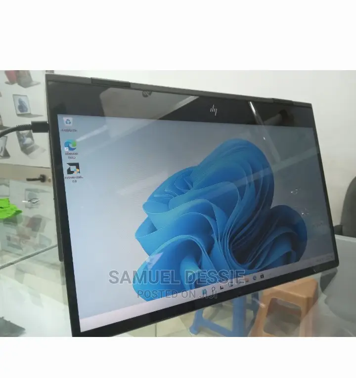 New Laptop HP Envy X360 8GB AMD Ryzen 7 SSD 512GB