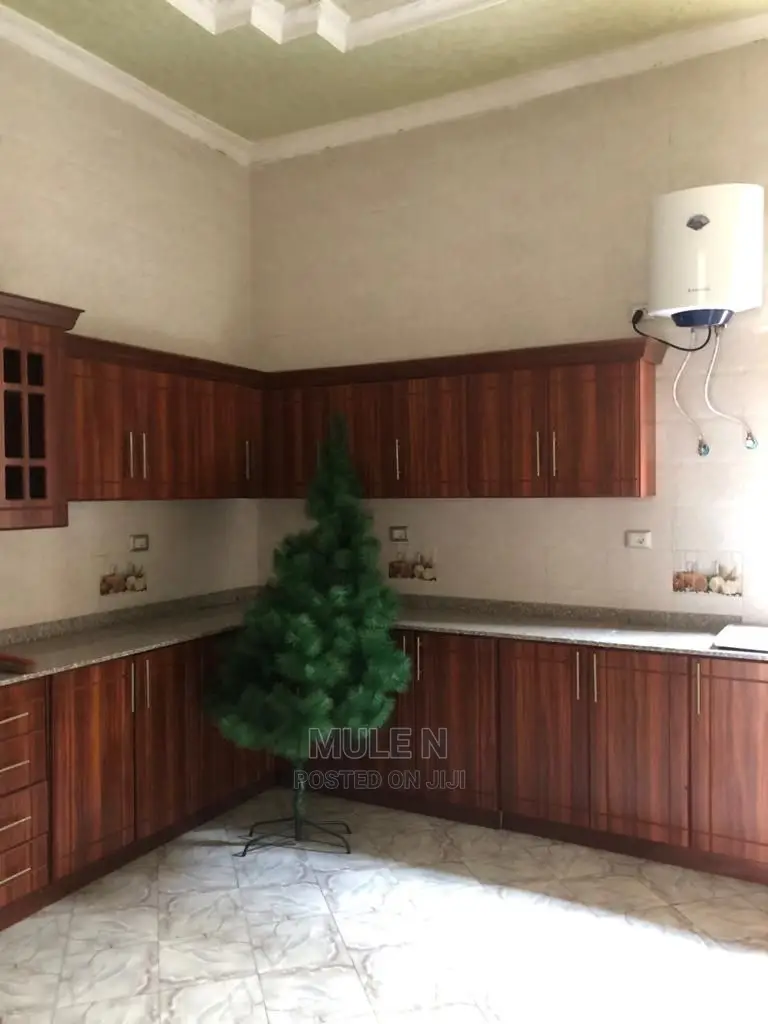 Furnished 6bdrm Villa in ወሰን Villa, Yeka for Sale