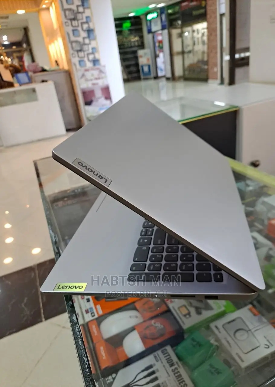 New Laptop Lenovo 16GB AMD Ryzen 5 SSD 512GB