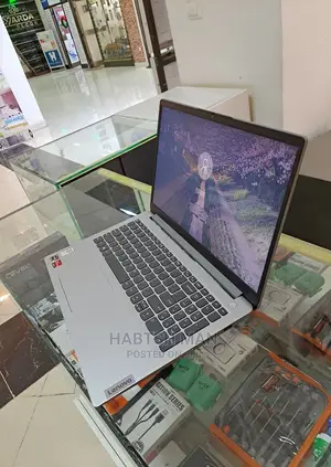 New Laptop Lenovo 16GB AMD Ryzen 5 SSD 512GB