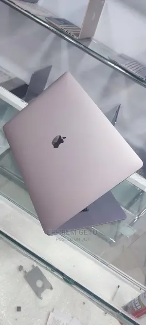 New Laptop Apple MacBook Pro 2019 16GB Intel Core I7 SSD 512GB