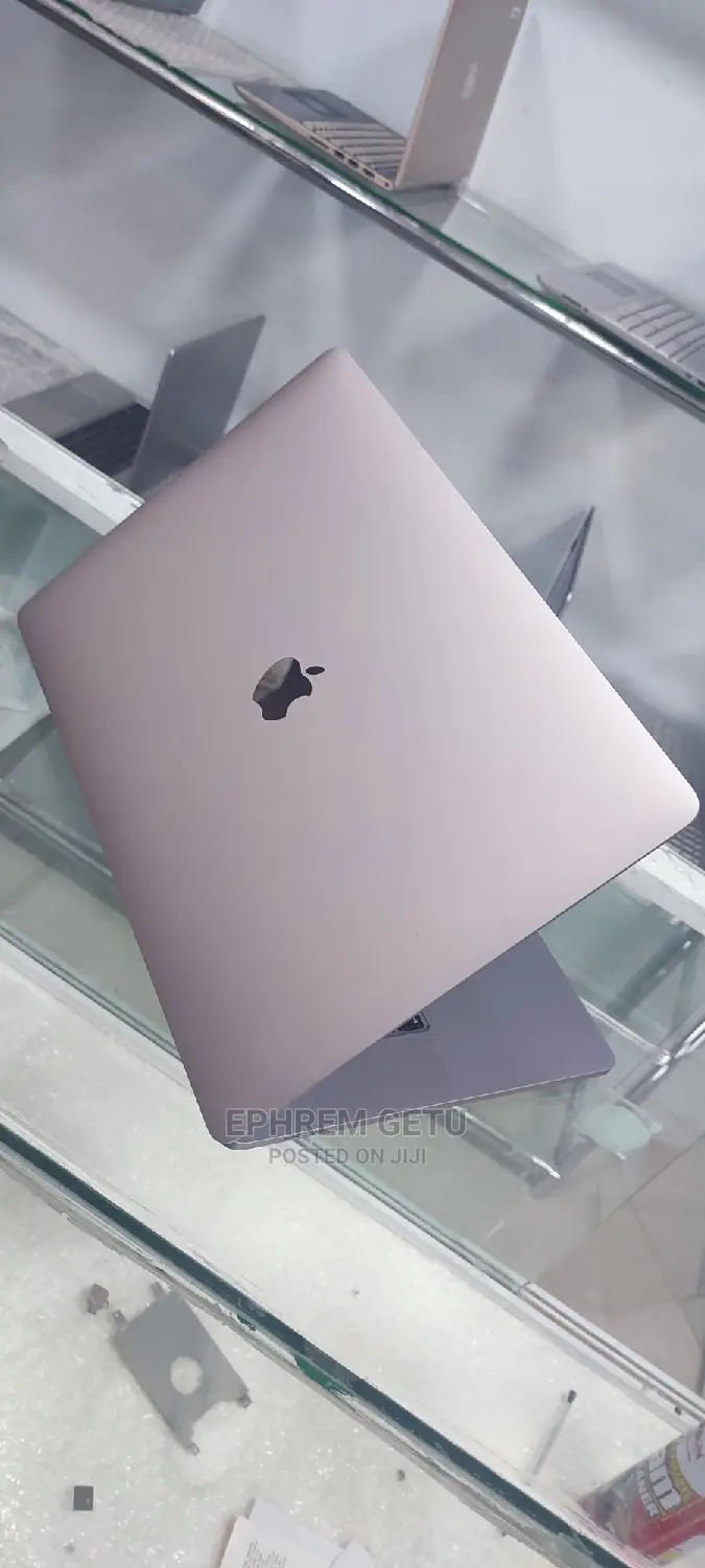 New Laptop Apple MacBook Pro 2019 16GB Intel Core I7 SSD 512GB