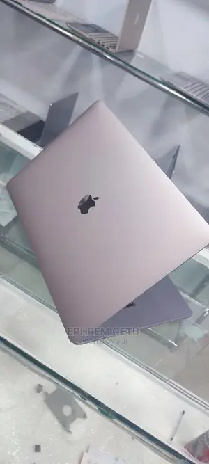 New Laptop Apple MacBook Pro 2019 16GB Intel Core I7 SSD 512GB