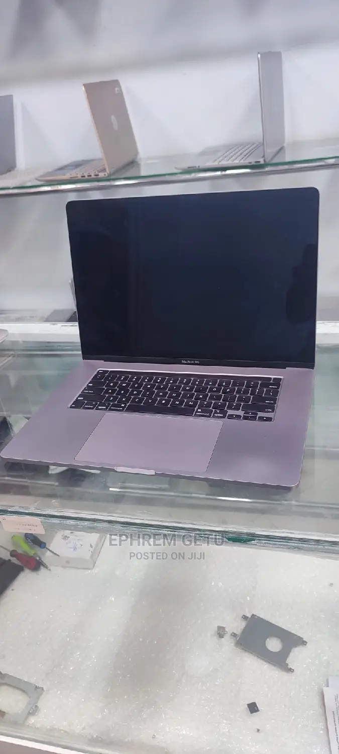 New Laptop Apple MacBook Pro 2019 16GB Intel Core I7 SSD 512GB