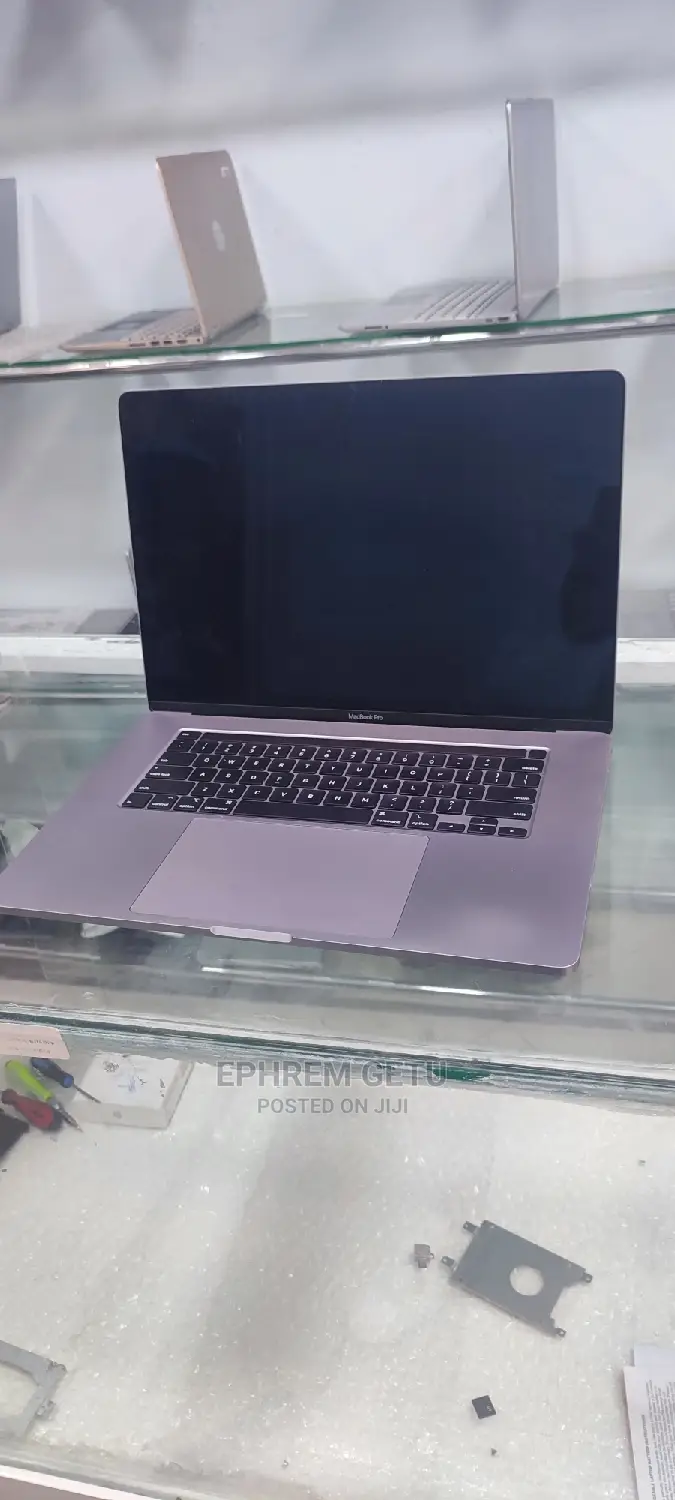 New Laptop Apple MacBook Pro 2019 16GB Intel Core I7 SSD 512GB
