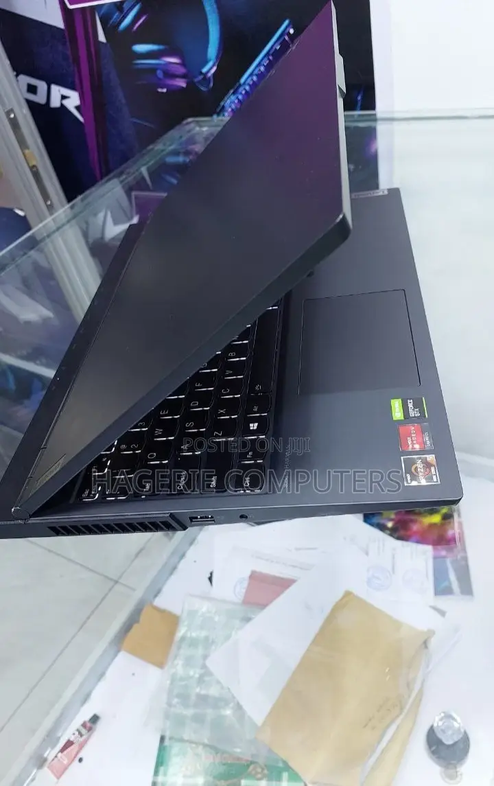 New Laptop Lenovo Legion 5 8GB AMD Ryzen 5 SSD 256GB