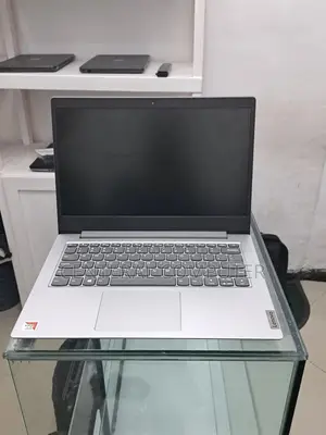 Photo - New Laptop Lenovo Ideapad 3 4GB Intel Core I3 SSD 60GB