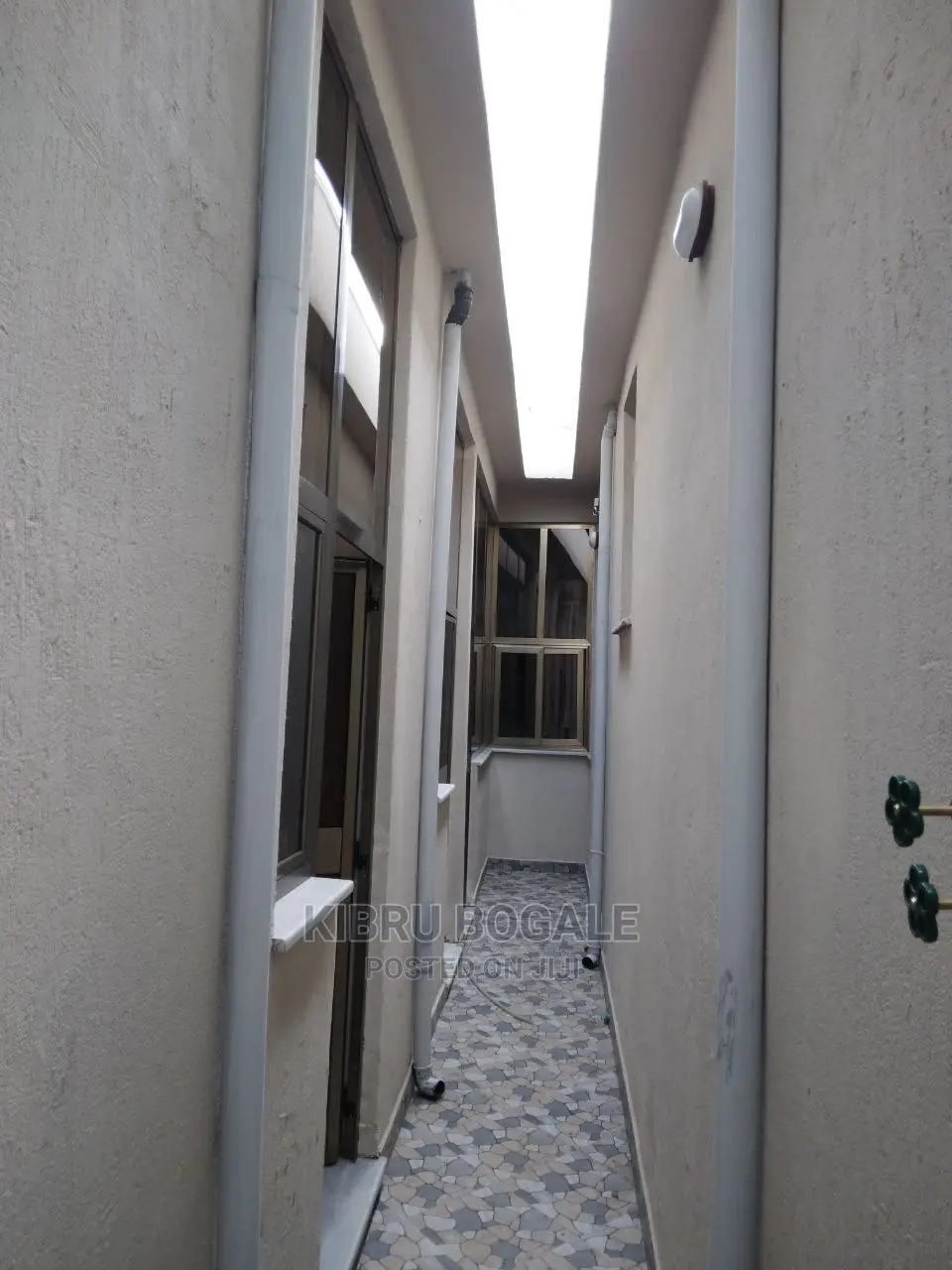 3bdrm Villa in Samit, Bole for Sale