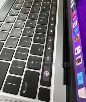 New Laptop Apple MacBook Pro M1 8GB Apple M1 Pro SSD 512GB