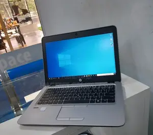 Photo - Laptop HP EliteBook 820 G4 8GB Intel Core I5 SSD 256GB