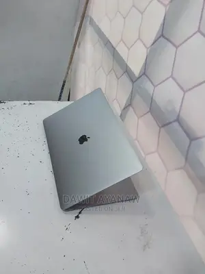 New Laptop Apple MacBook Pro 2019 32GB Intel Core I7 SSD 512GB