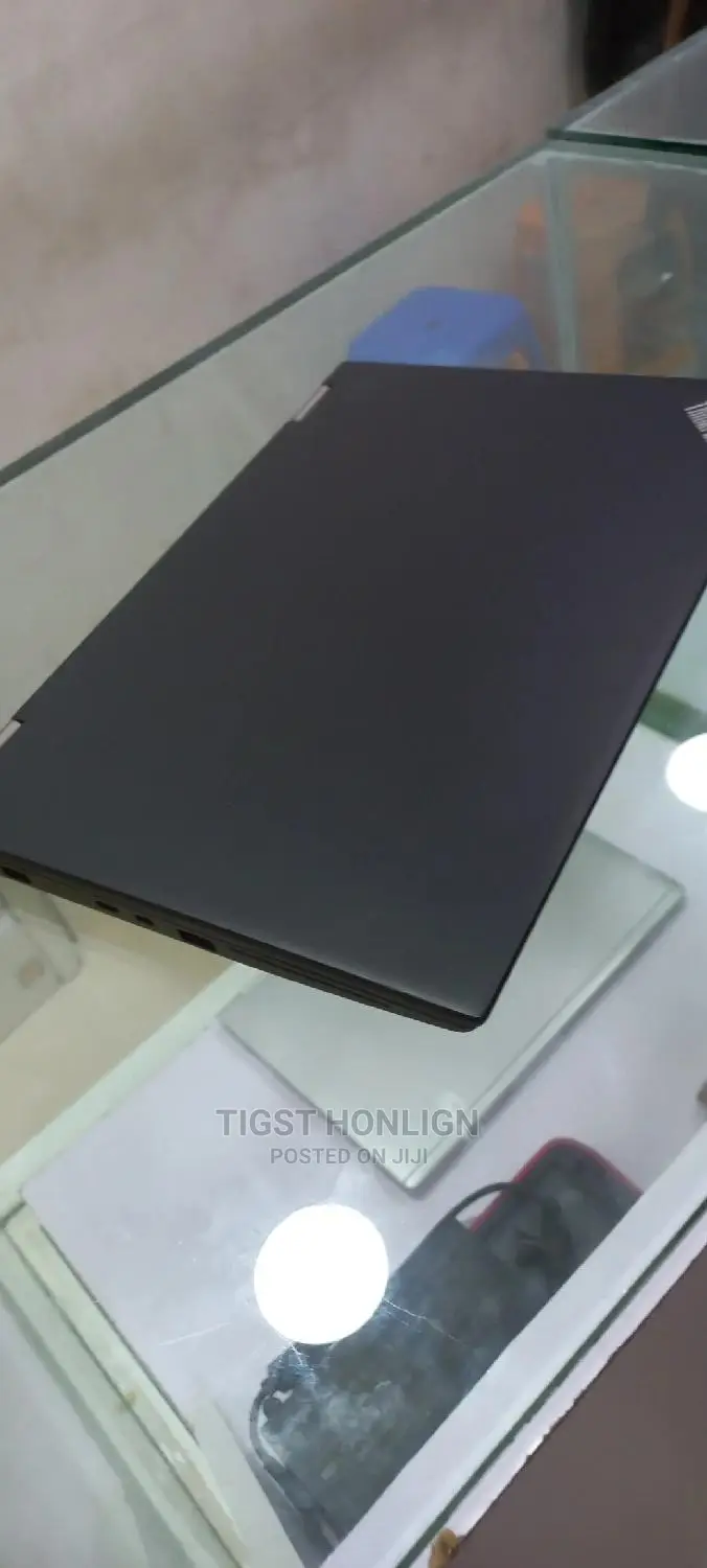 New Laptop Lenovo ThinkPad Yoga 370 8GB Intel Core I5 SSD 512GB
