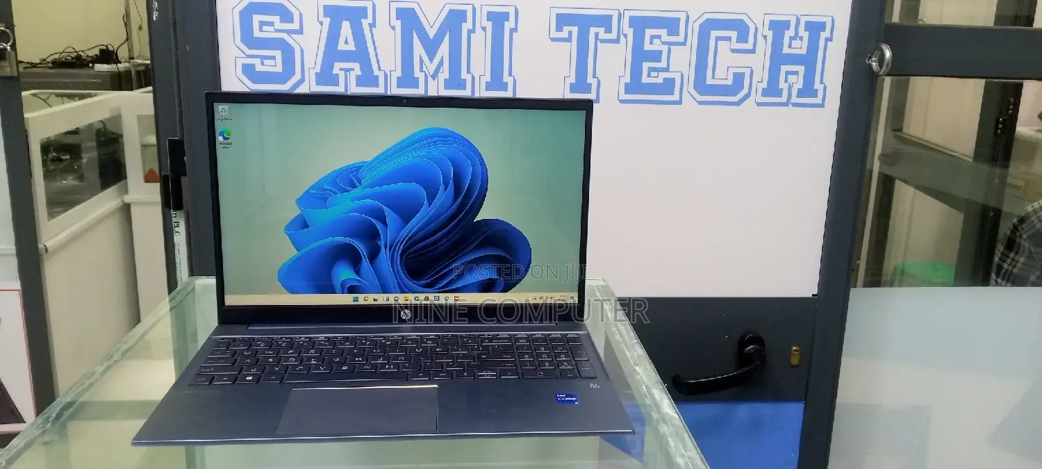 New Laptop HP Pavilion 15 8GB Intel Core I7 SSD 512GB