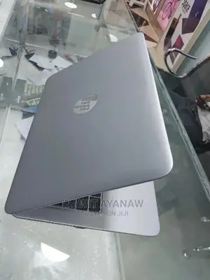 Photo - New Laptop HP EliteBook 820 8GB Intel Core I5 SSD 256GB