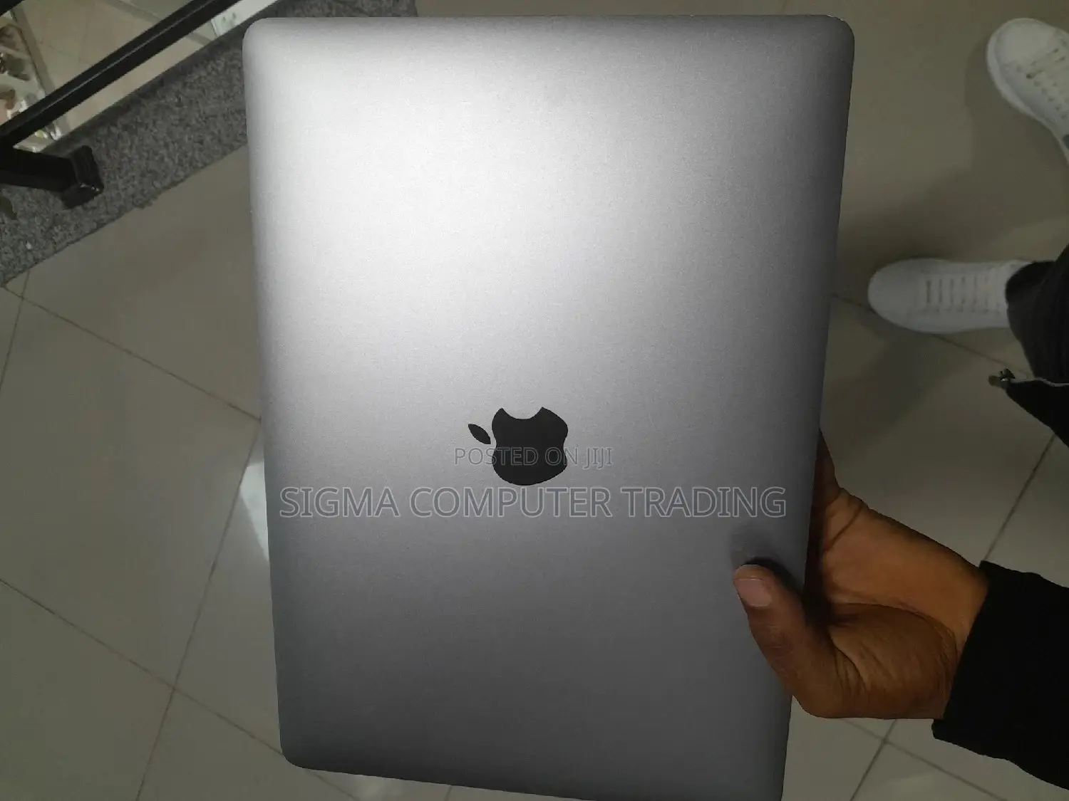 New Laptop Apple MacBook Pro M1 8GB Apple M1 Pro SSD 256GB