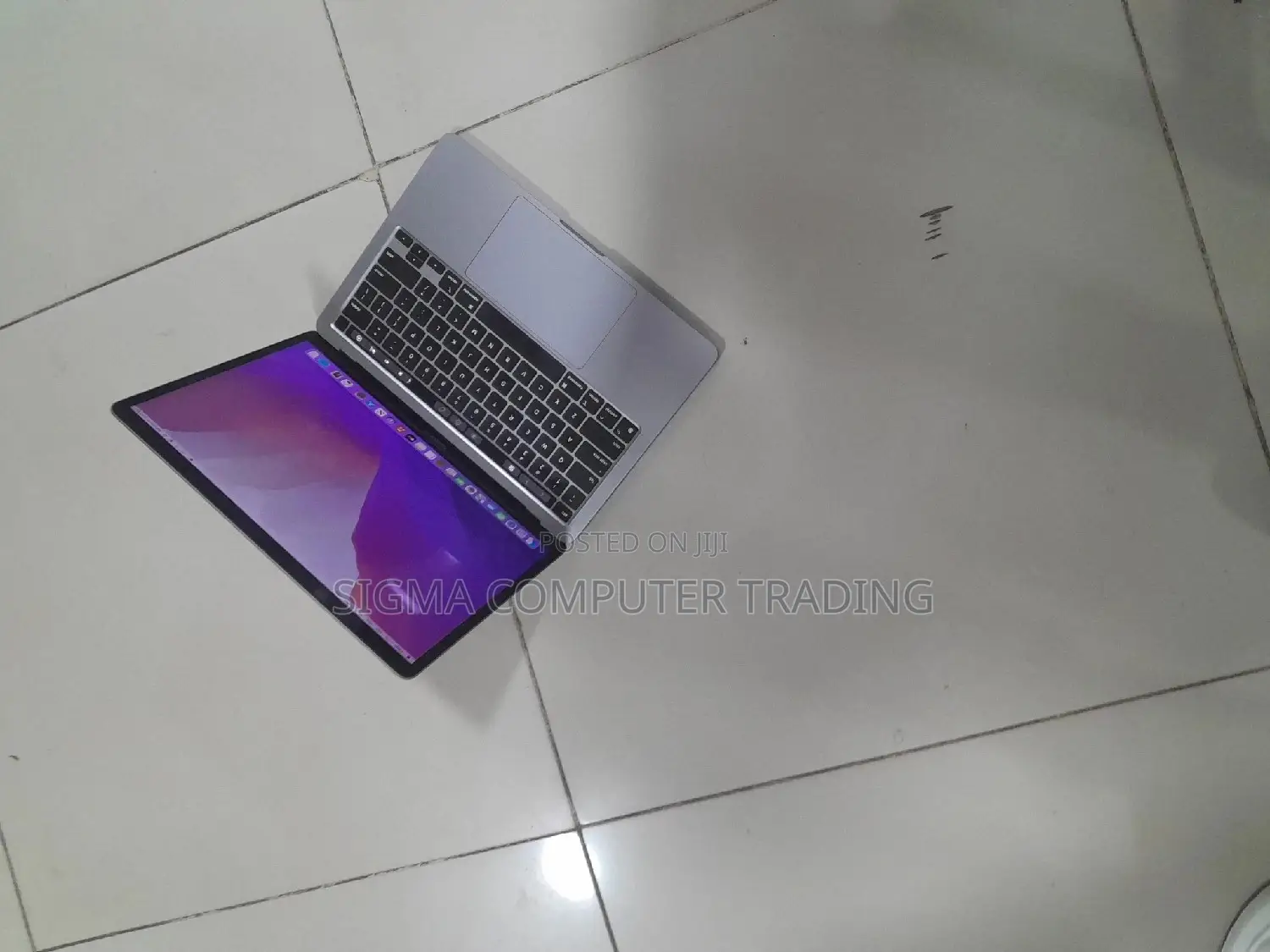 New Laptop Apple MacBook Pro M1 8GB Apple M1 Pro SSD 256GB