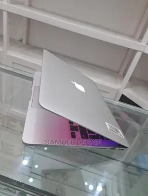 New Laptop Apple MacBook Pro 2015 16GB Intel Core I7 SSD 128GB