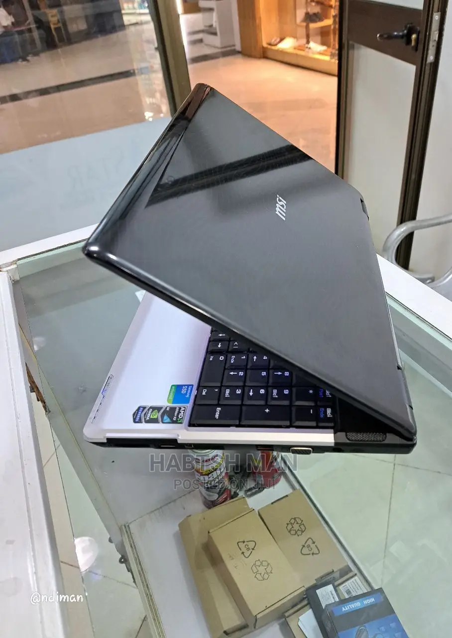 New Laptop MSI CX61-0NC 4GB Intel Atom SSD 256GB