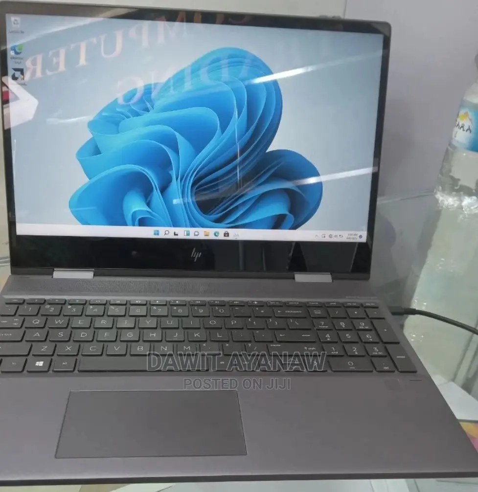 New Laptop HP Envy X360 8GB AMD Ryzen 7 SSD 512GB