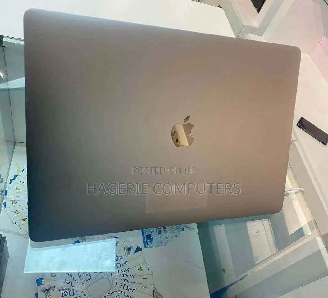 New Laptop Apple MacBook Pro 2017 16GB AMD Ryzen SSD 512GB