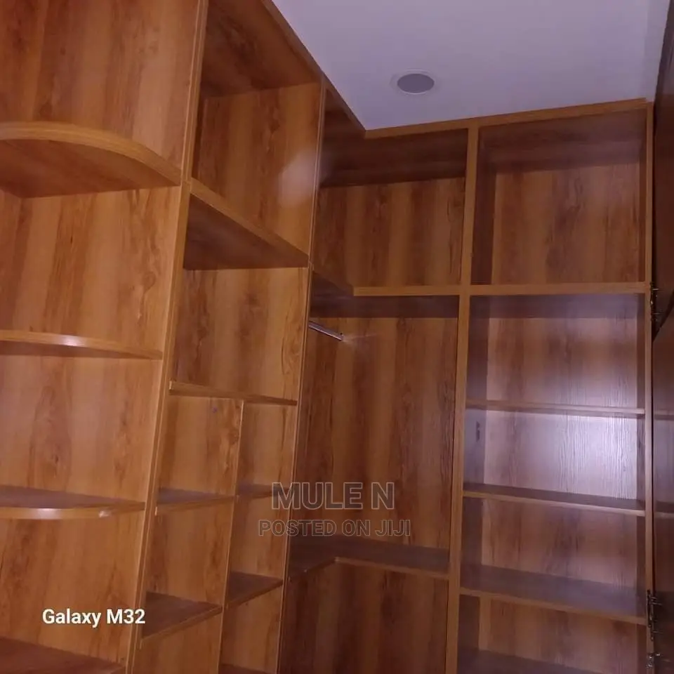 Furnished 7bdrm House in ጃክሮስ መብራት ኃይል, Bole for sale