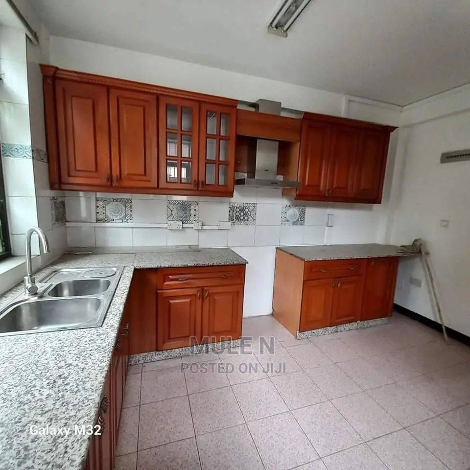 Furnished 7bdrm House in ጃክሮስ መብራት ኃይል, Bole for sale