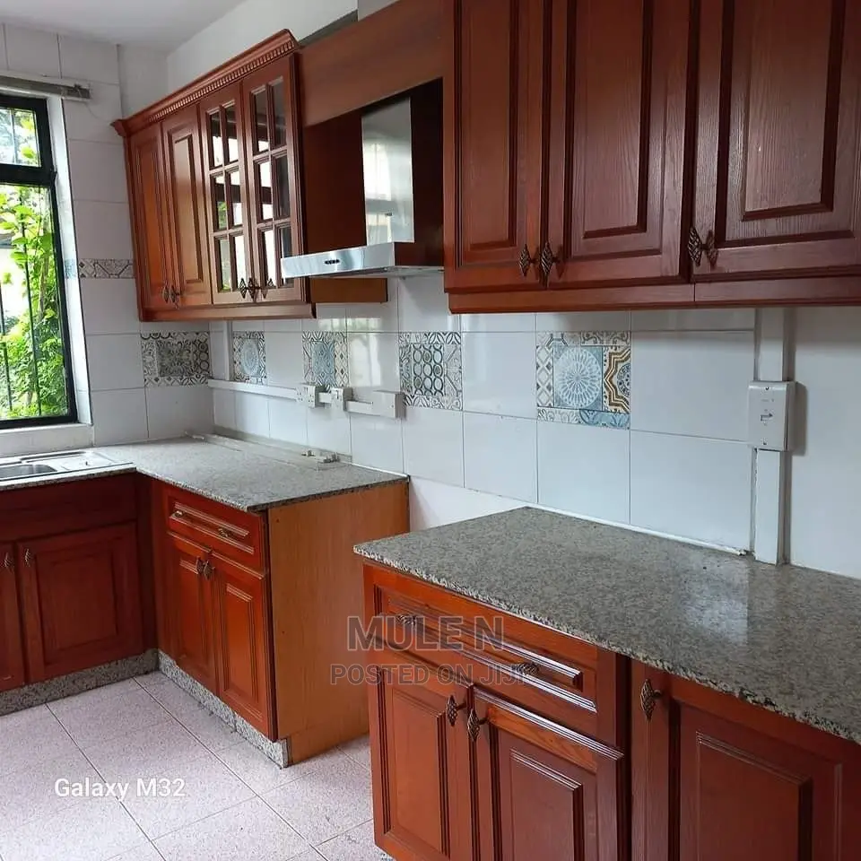 Furnished 7bdrm House in ጃክሮስ መብራት ኃይል, Bole for sale