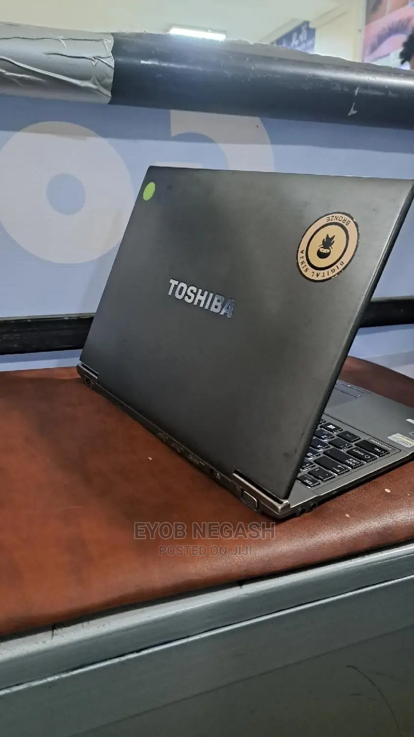 Laptop Toshiba Portege A30 4GB Intel Core I3 SSD 128GB