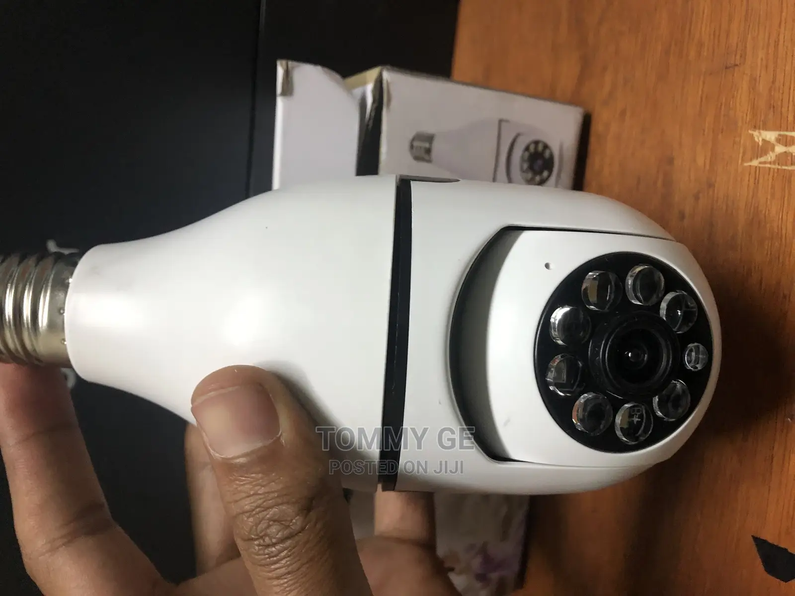 አምፑል ማቀፊያ ላይ ተገጥመዉ ከስልክዎ_ጋር_ተገናኝቶ_ባሉበት_ሆነው_እያንዳንዱን_ሁኔታ_መከታተል