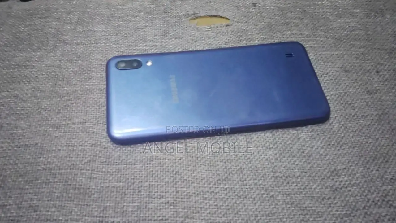 New Samsung Galaxy M10 32 GB Blue