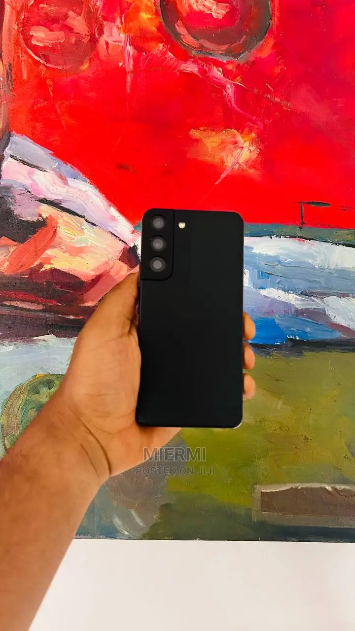 New Samsung Galaxy S22 5G 256 GB Black