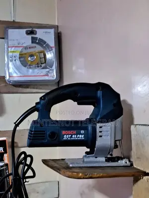Photo - Jigsaw Makita Bosch