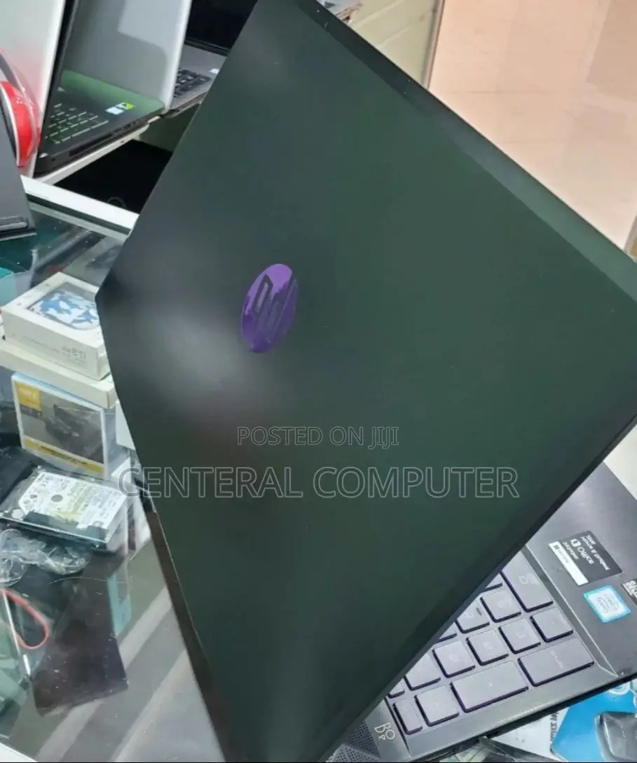 New Laptop HP Pavilion 14-Ce3064st 8GB Intel Core I7 SSD 256GB