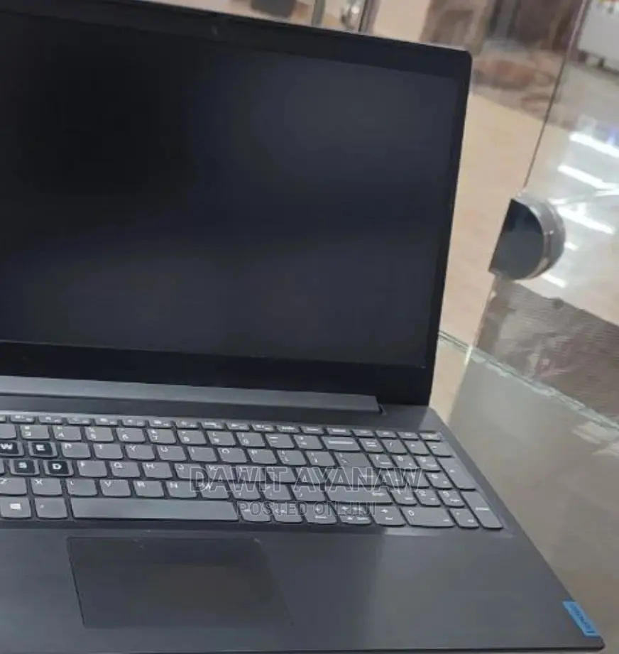 New Laptop Lenovo IdeaPad 300 8GB Intel Core I5 SSD 256GB