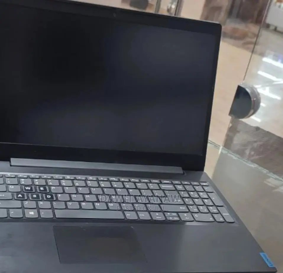 New Laptop Lenovo IdeaPad 300 8GB Intel Core I5 SSD 256GB