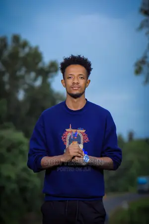 Photo - Editor , Photographer , Graphics Designer