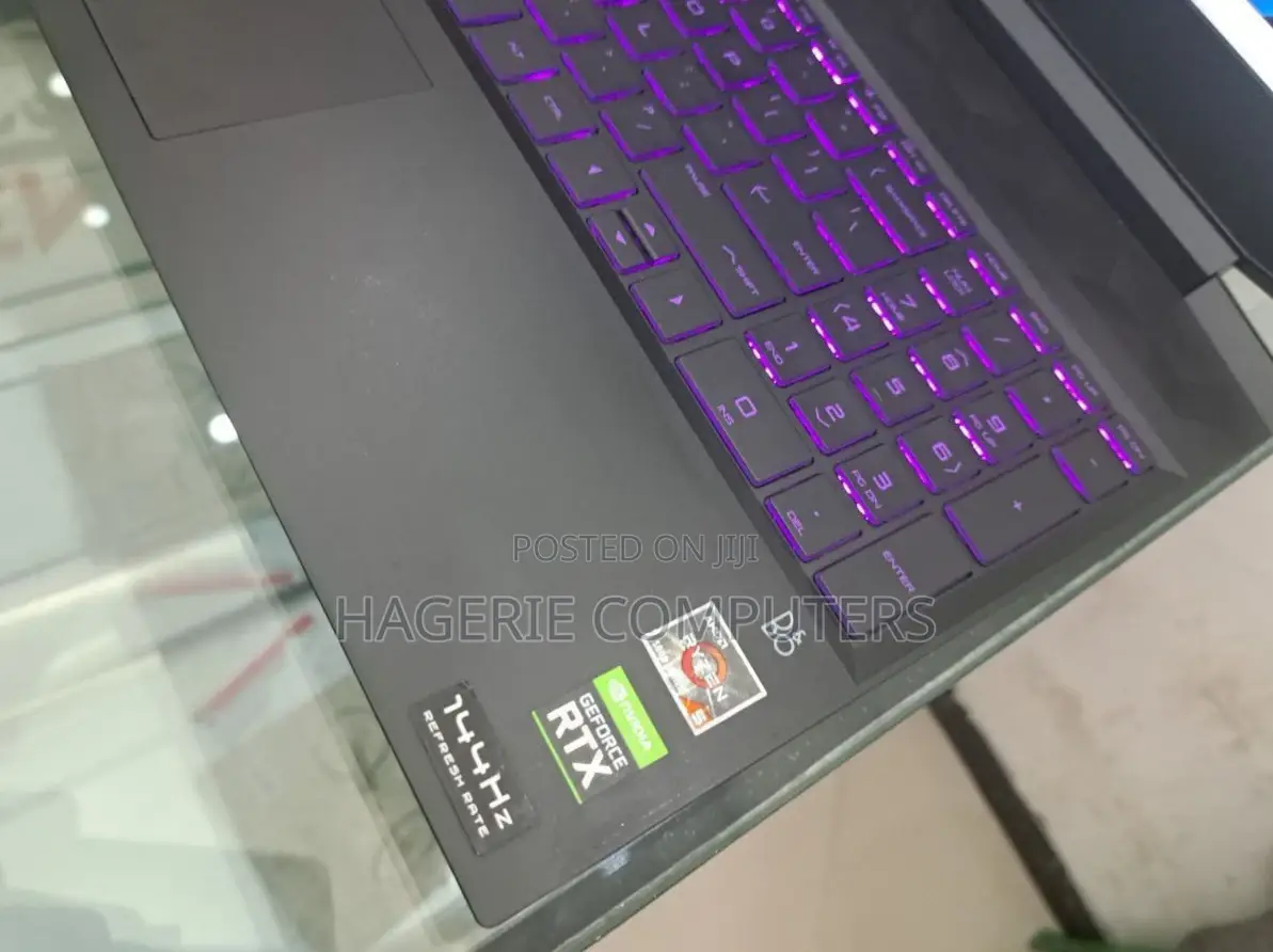 New Laptop HP Pavilion Dv2 8GB AMD Ryzen 5 SSD 512GB