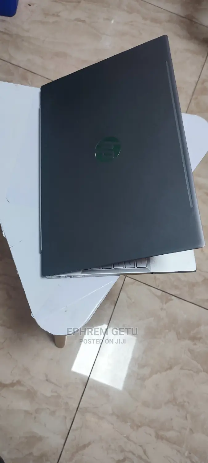 New Laptop HP Pavilion 15 8GB Intel Core I5 SSD 256GB