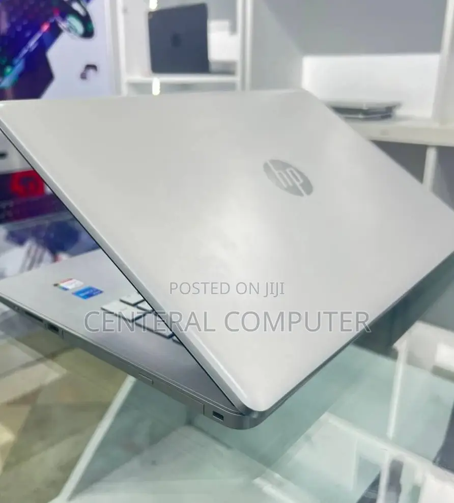 Laptop HP 15-Dy2075tg 4GB Intel Core I5 HDD 500GB