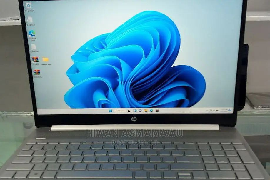 New Laptop HP Stream Notebook 8GB Intel Core I7 SSD 1T