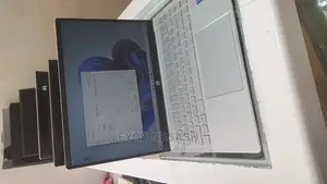 New Laptop HP Pavilion 15 12GB Intel Core I5 SSD 256GB