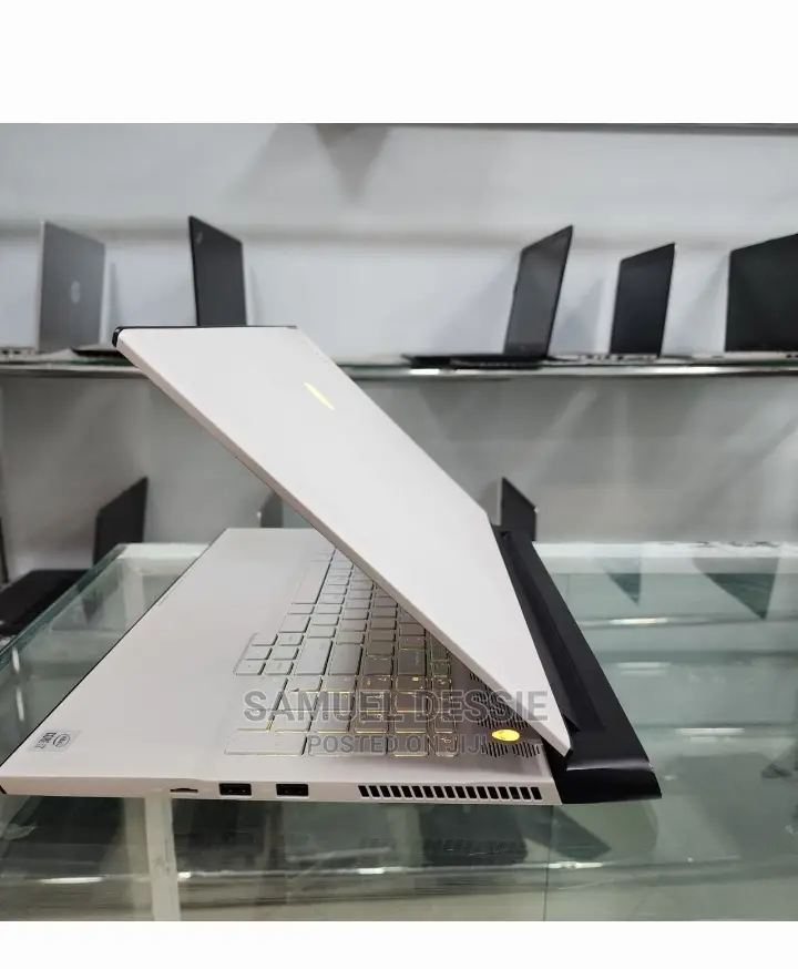 New Laptop Alienware M17x R2 32GB Intel Core I7 SSD 1T