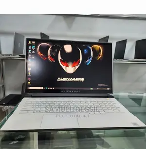 New Laptop Alienware M17x R2 32GB Intel Core I7 SSD 1T