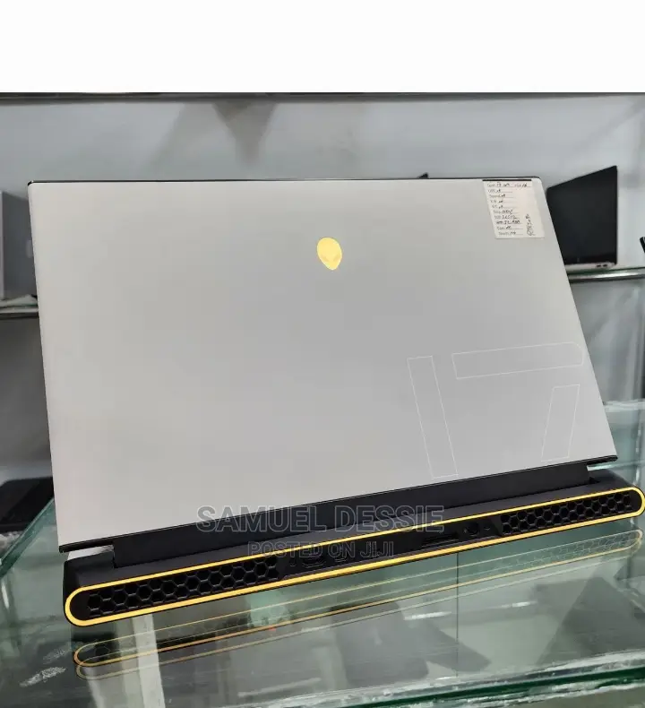 New Laptop Alienware M17x R2 32GB Intel Core I7 SSD 1T