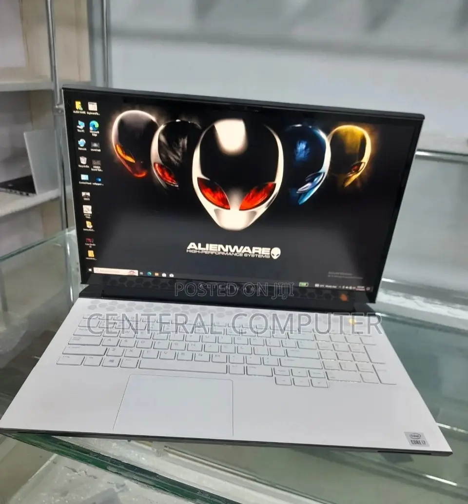 New Laptop Alienware M17x R2 32GB Intel Core I7 SSD 2T