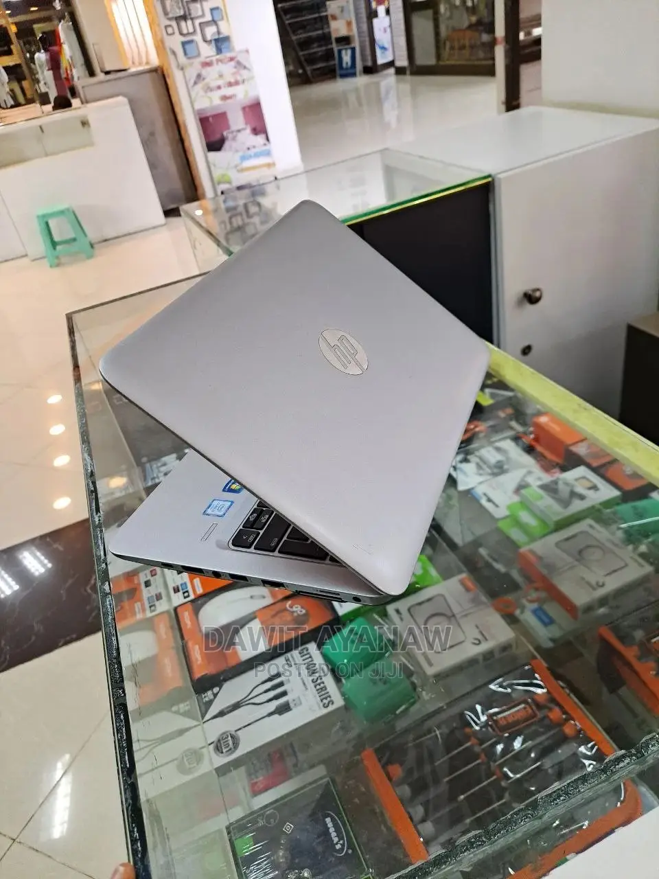 New Laptop HP EliteBook 820 G3 8GB Intel Core I3 SSD 256GB