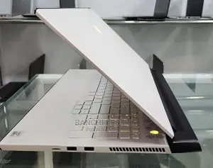 New Laptop Alienware M17x R2 32GB Intel Core I7 SSD 1T