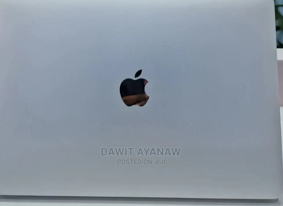 New Laptop Apple MacBook Pro 2020 8GB SSD 256GB