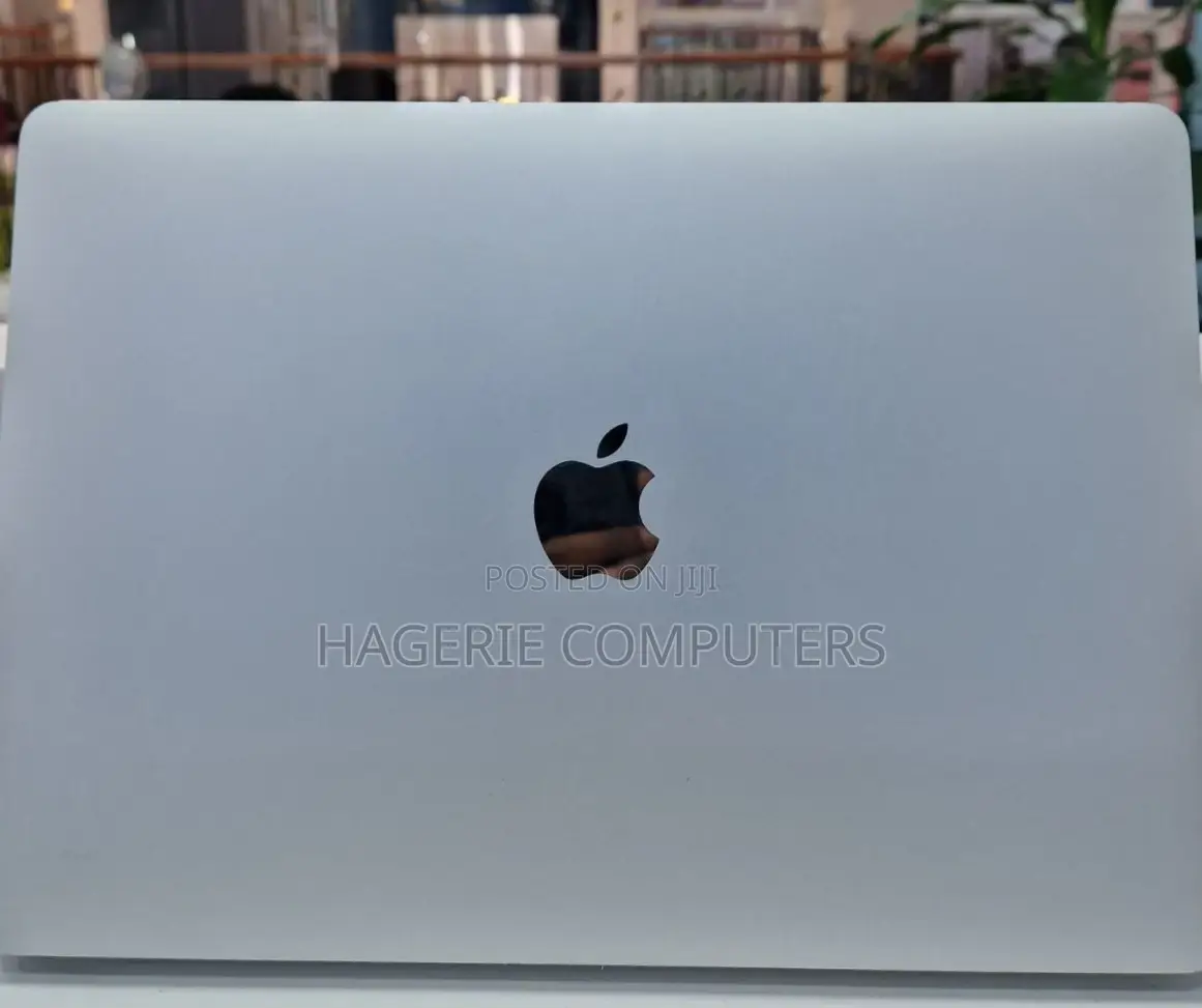 New Laptop Apple MacBook Pro 2020 8GB Intel Core I5 SSD 256GB